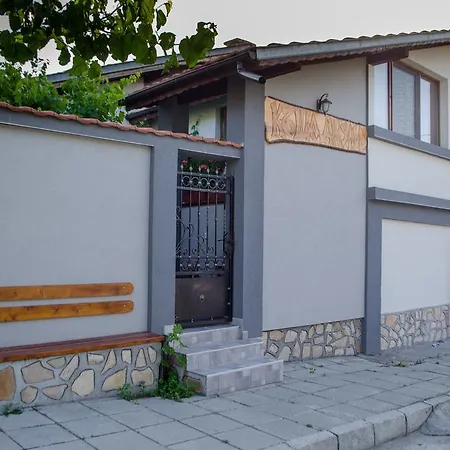 Konukevi Juli Sapareva Banya