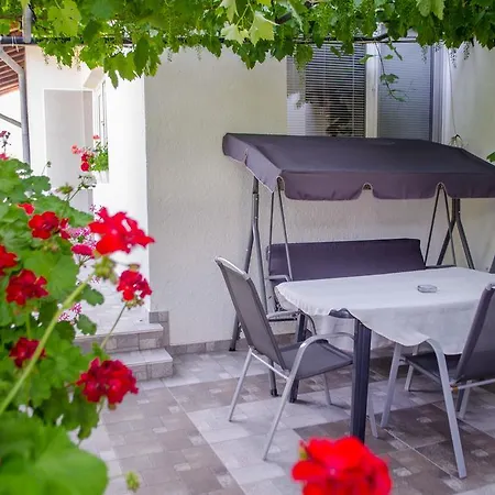 Juli Guest house *